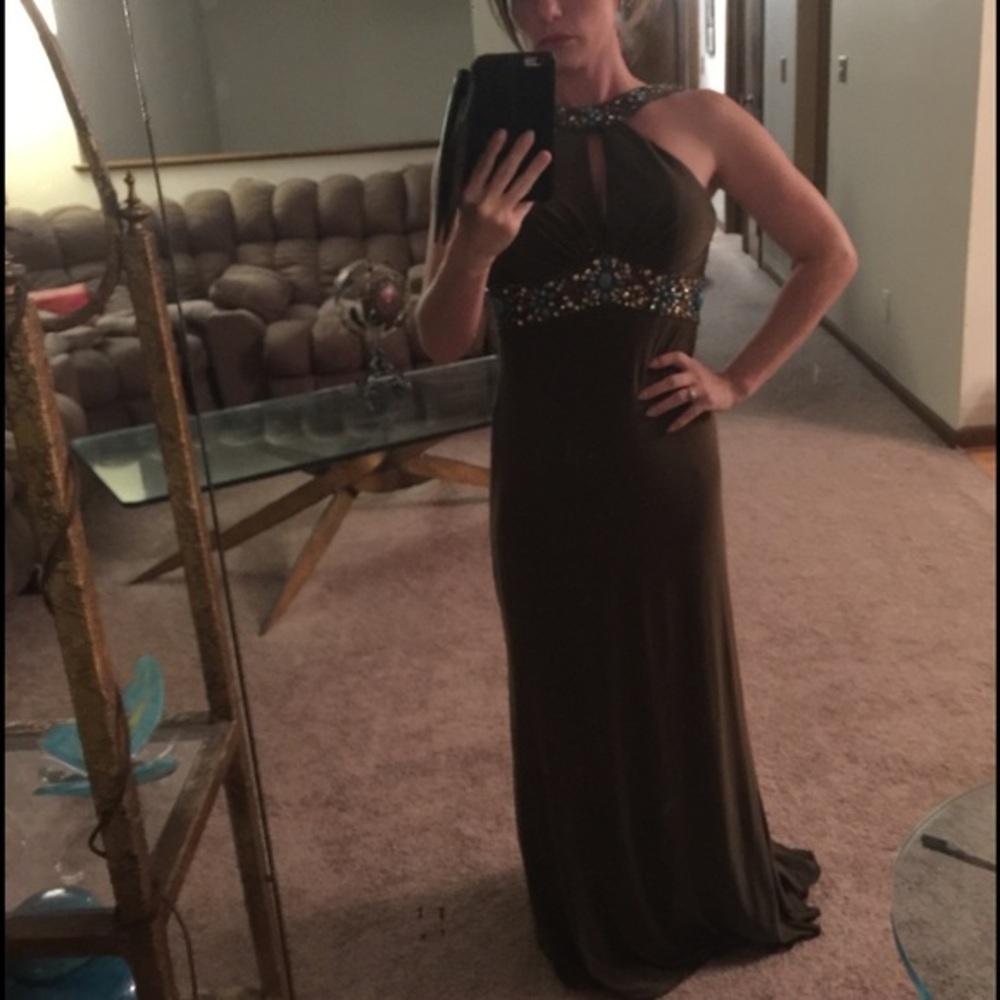 Tony bowls size 4 pageant gown new